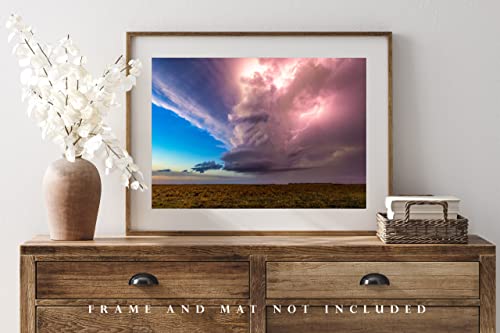 Снимка буря Печат (без рамка) Изображение на гръмотевична буря Supercell, осветена от мълния в един дъждовен пролетен вечер в Канзас,